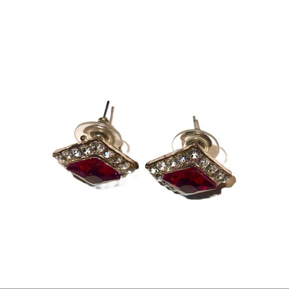 VTG Old Fashioned Ruby Red Jewel Earrings - Picture 4 of 4